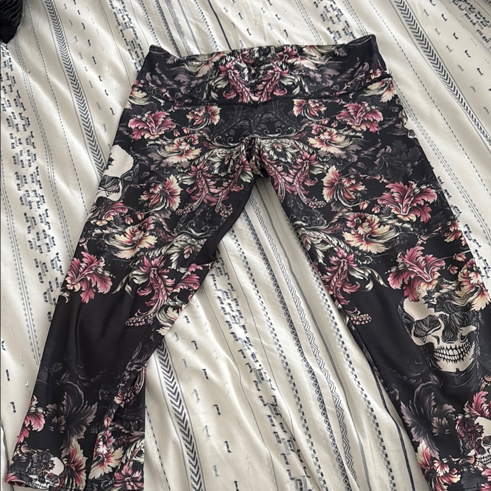 Onzie Pink and Black Patterned Leggings